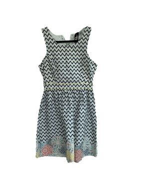 NWT: Sleeveless Print Dress: size Medium